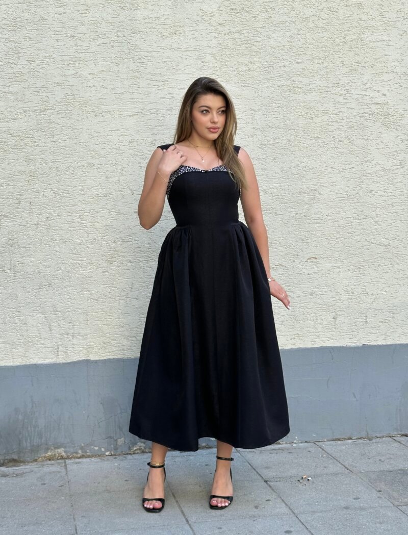Fustan Elegant me Detaje Shkelqyese