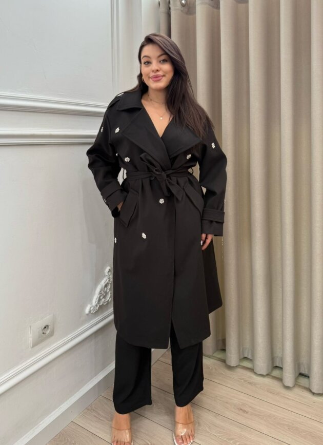 Pardesy e gjate me rrip dhe kopsa dekorative