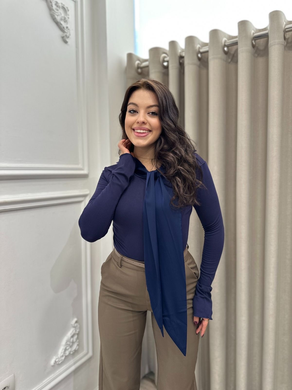 Bluze elegante me fjongo ne qafe - Image 2