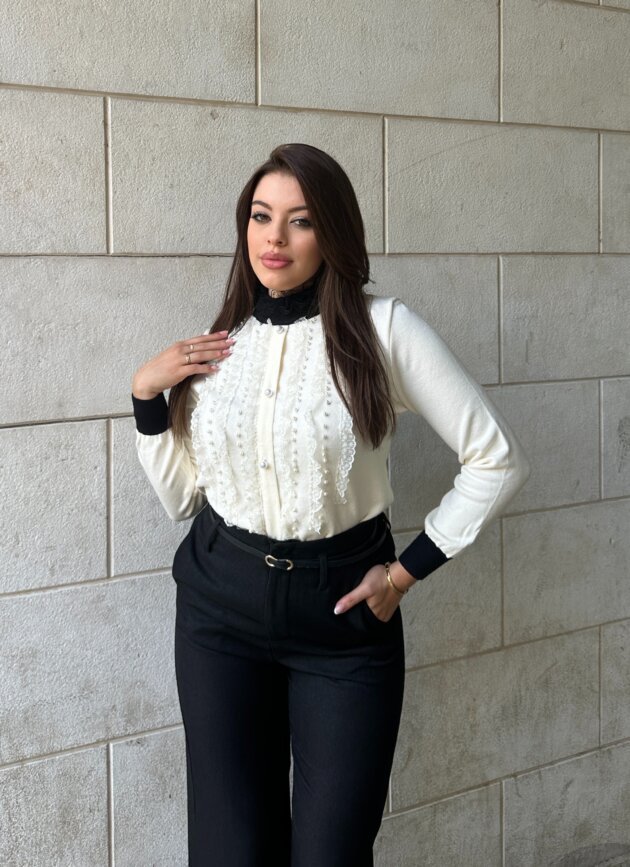 Bluze Me Dantelle Dhe Perla