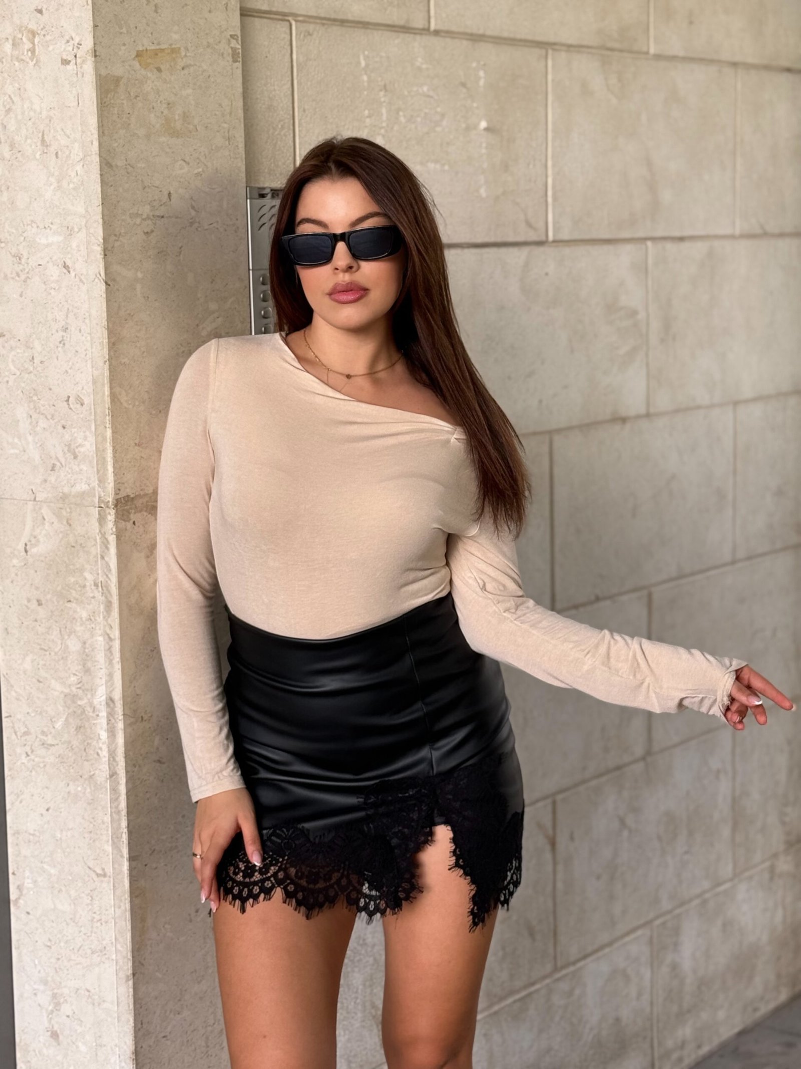 Fund Lekure I Shkurter Me Dantelle