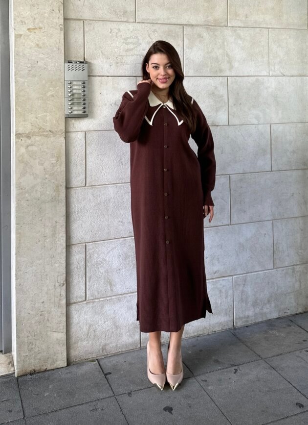 Fustan deve me dopio jake dhe kopsa dekorative