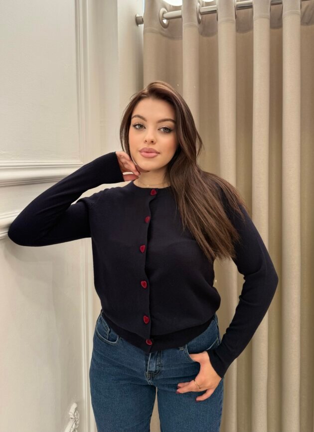 Bluze deve me kopsa dekorative ne forme zemre