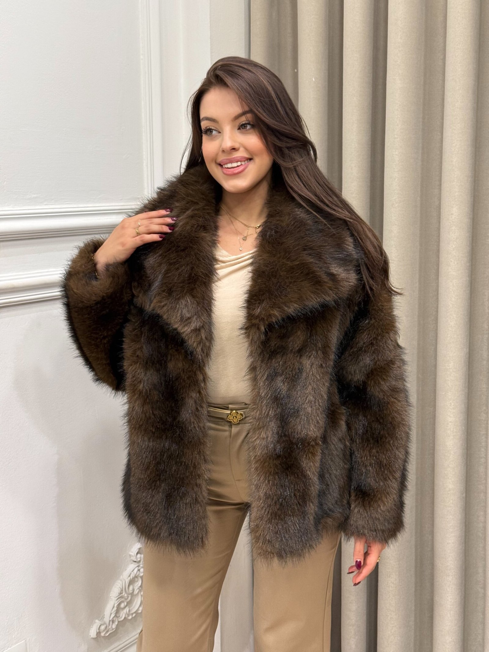 Pellush elegant me jake te gjere stil klasik dhe modern - Image 4