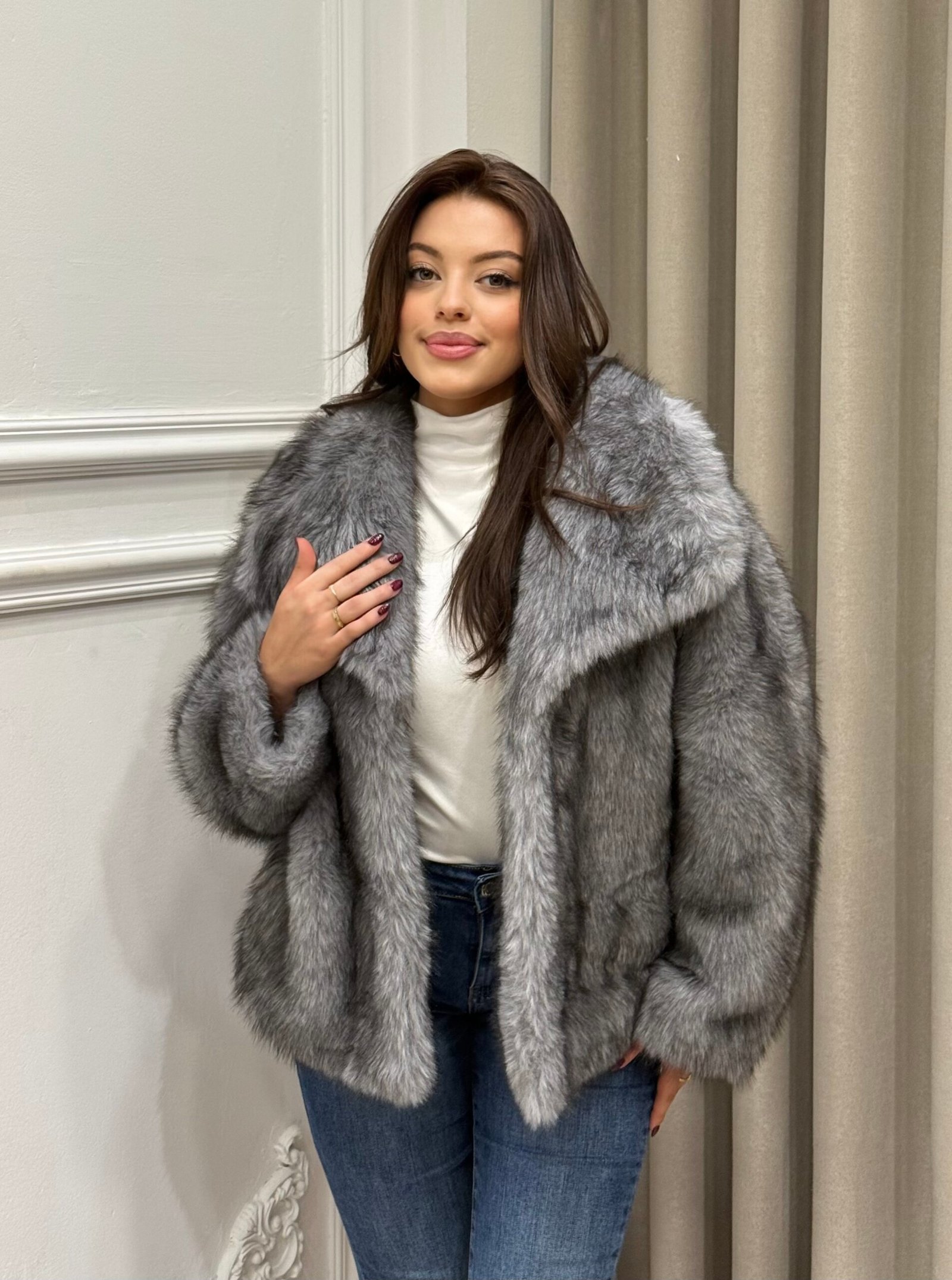 Pellush elegant me jake te gjere stil klasik dhe modern - Image 2