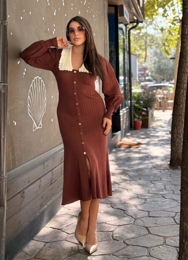 Fustan i gjate deve me kopsa dhe jake