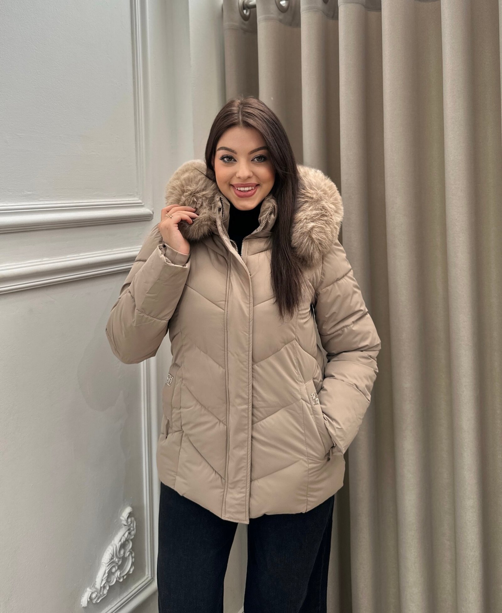 Xhup i shkurter me kapuc dhe pellush - Image 3