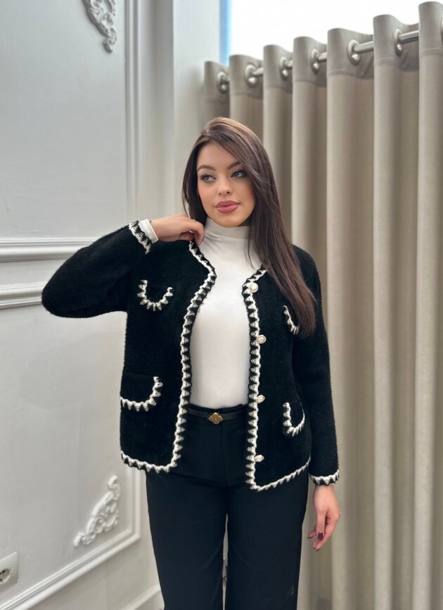 Xhakete elegante me detaje kontrasti dhe kopsa me perla