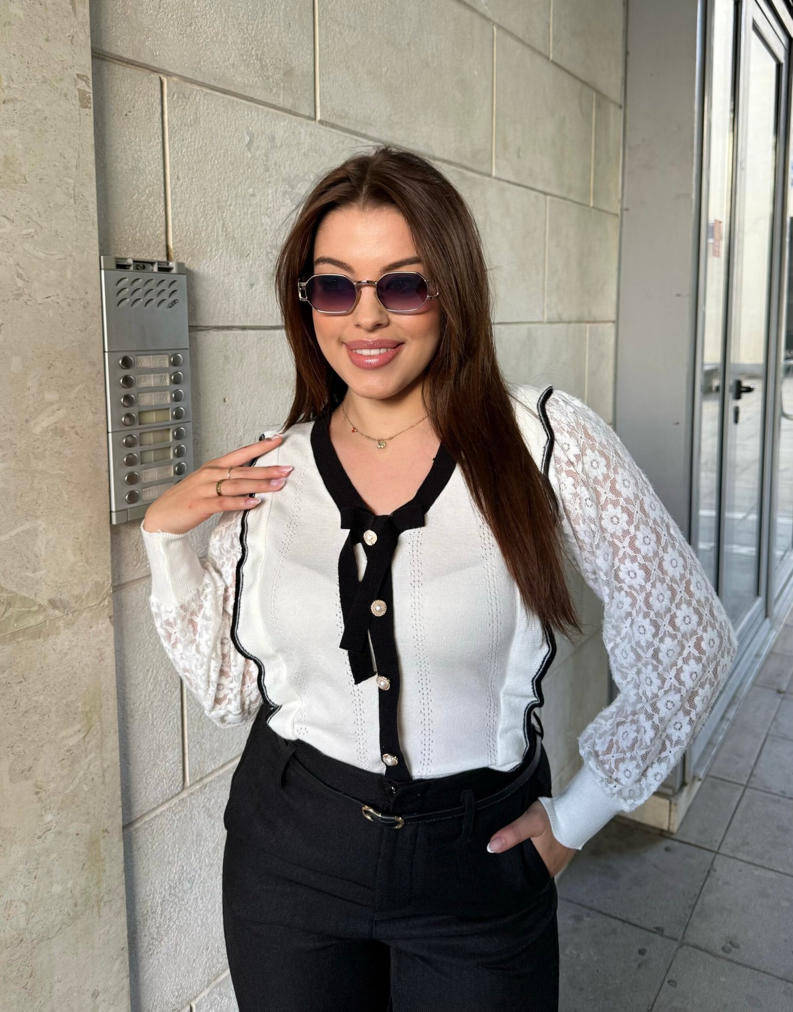 Pulover Me Fjongo Dhe Menge Me Dantelle - Image 3