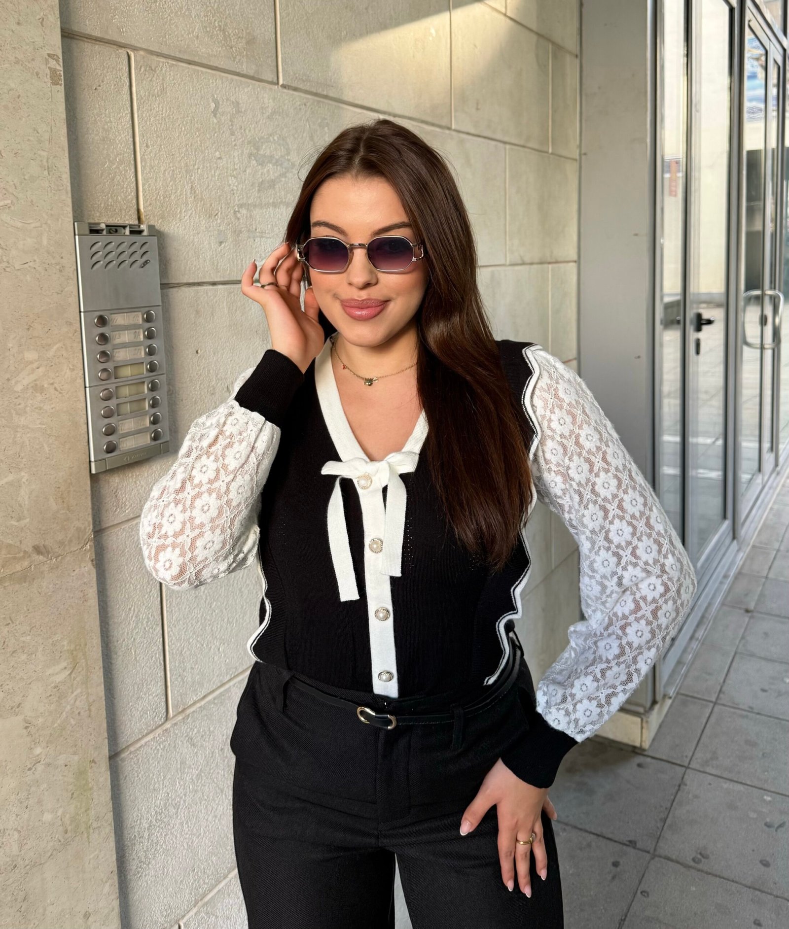 Pulover Me Fjongo Dhe Menge Me Dantelle