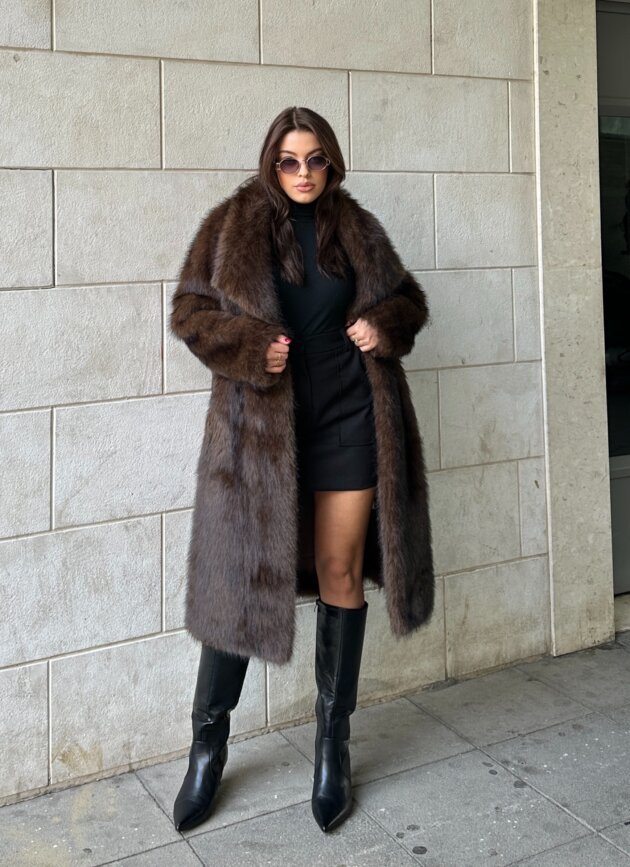 Pellush Me Jake Te Gjere Dhe Pamje Glam