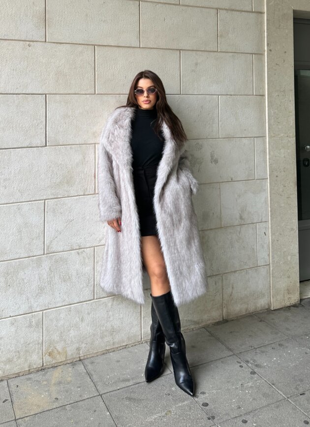 Pellush i Gjate Me Jake Te Gjere