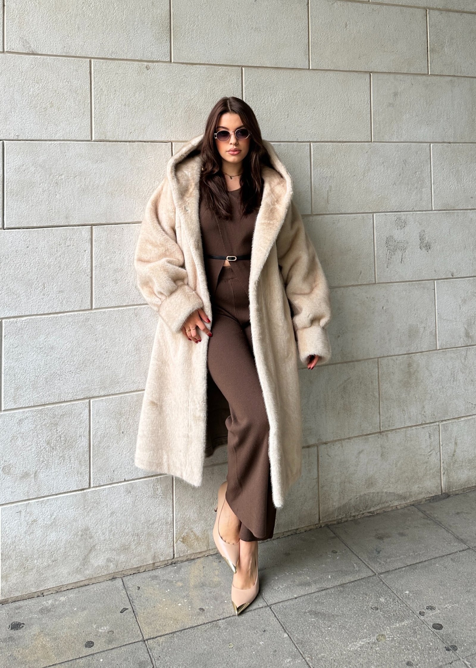 Pellush Me Kapuc Dhe Stil Oversize