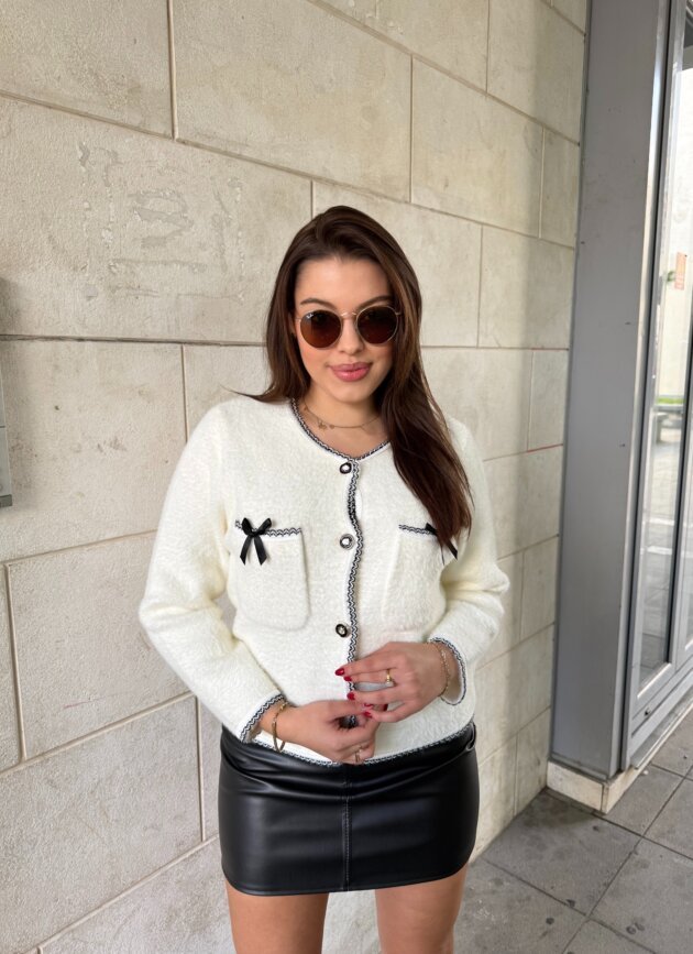 Xhakete Deve Me Xhepa Dhe Detaje Dekorative