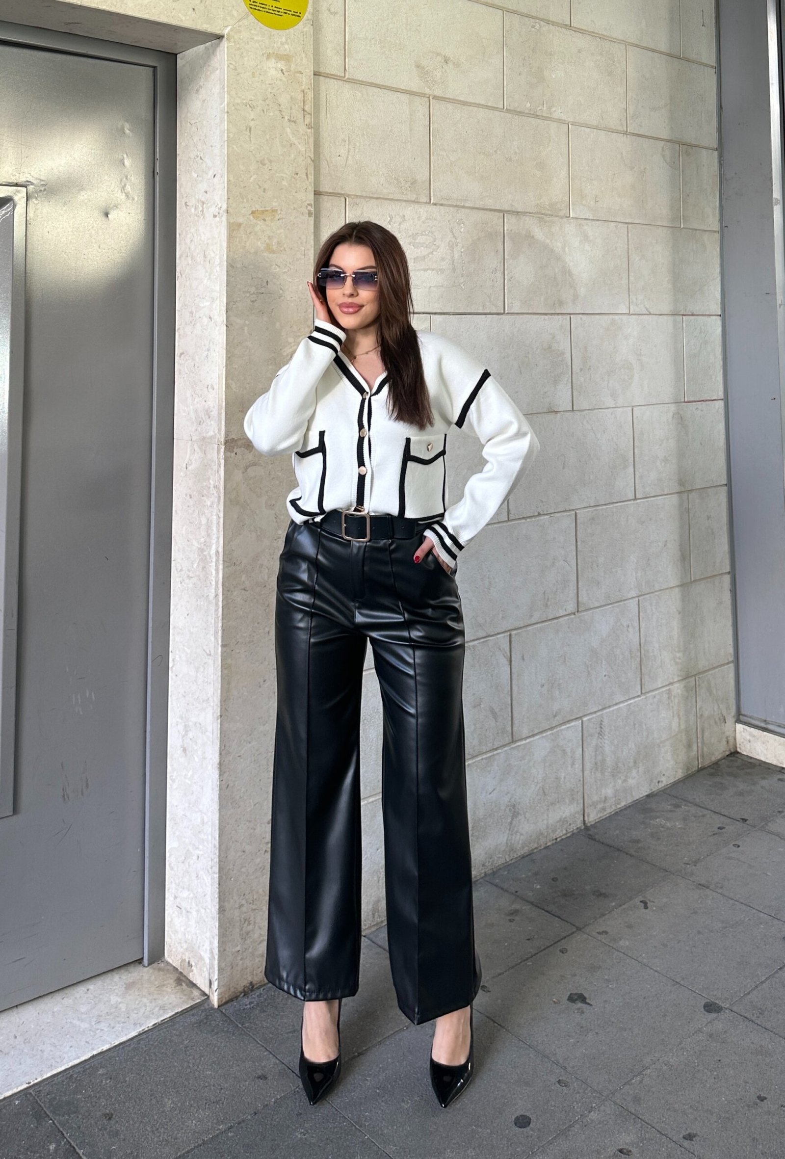 Pantallona Lekure Me Model Te Drejte