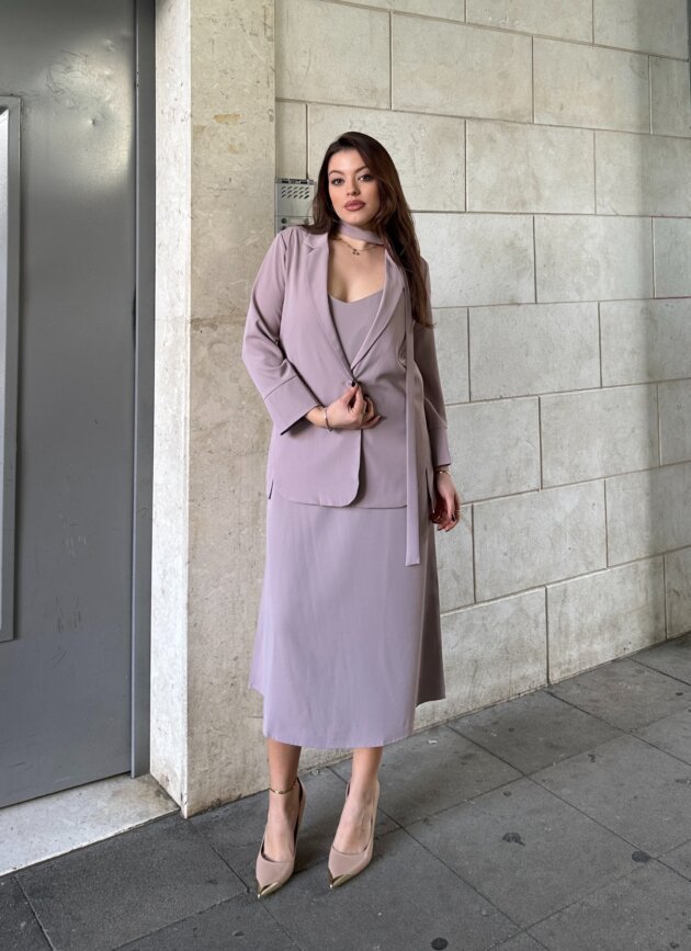 Fustan Midi Me Xhakete Me Prerje Klasike