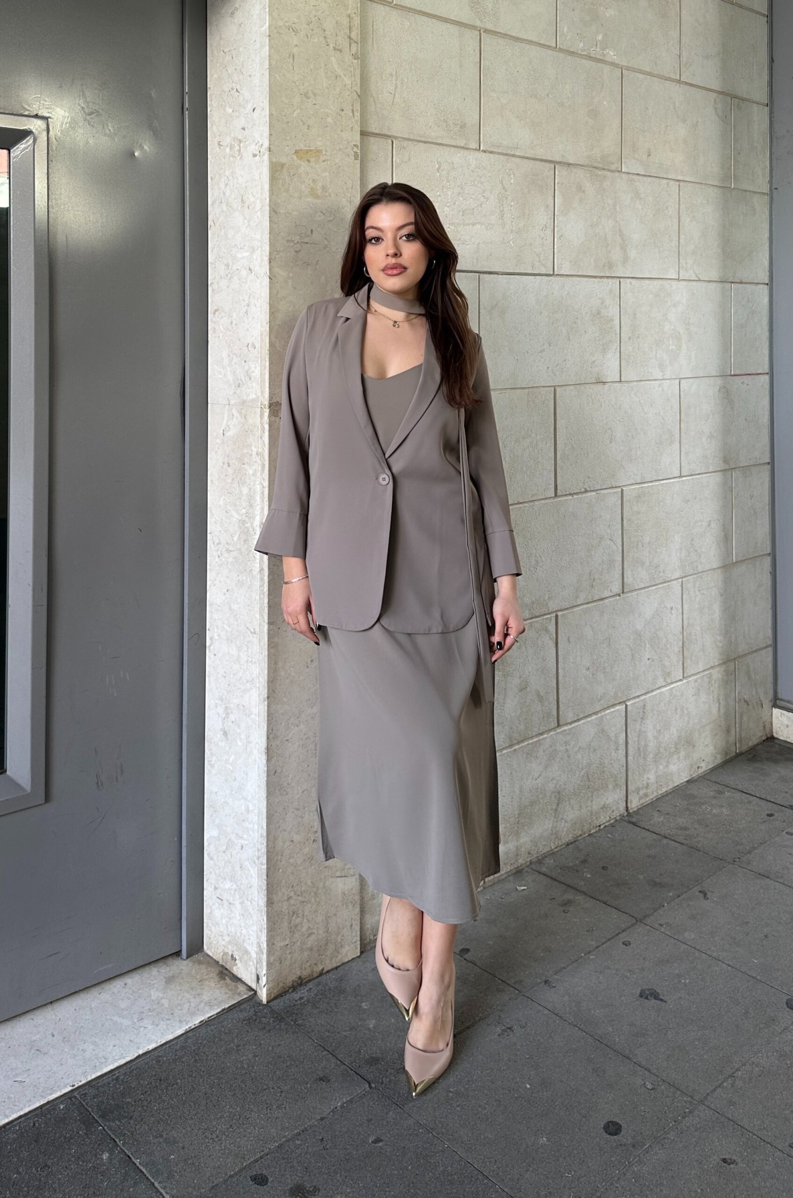 Fustan Midi Me Xhakete Me Prerje Klasike - Image 3