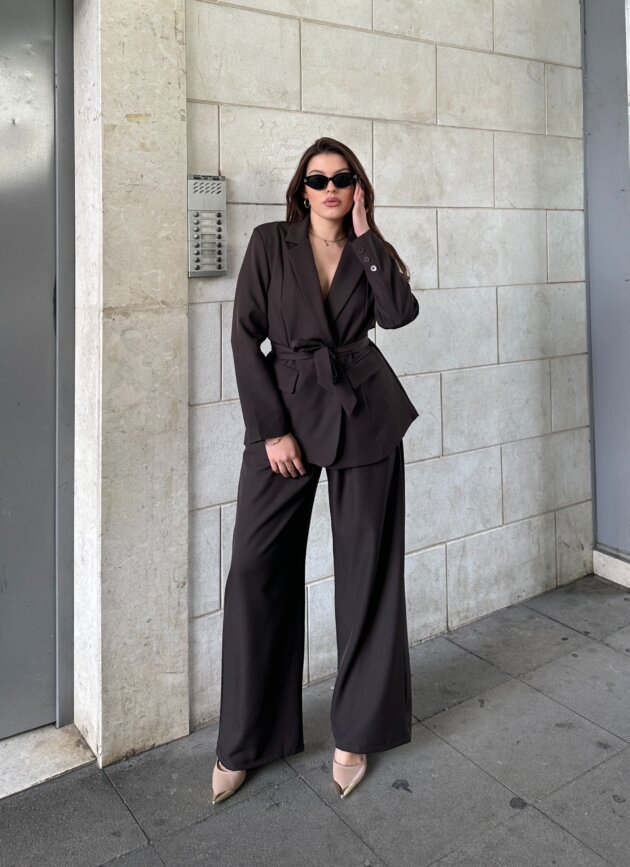 Set Me Xhakete Me Rrip Dhe Pantallona Te Gjera