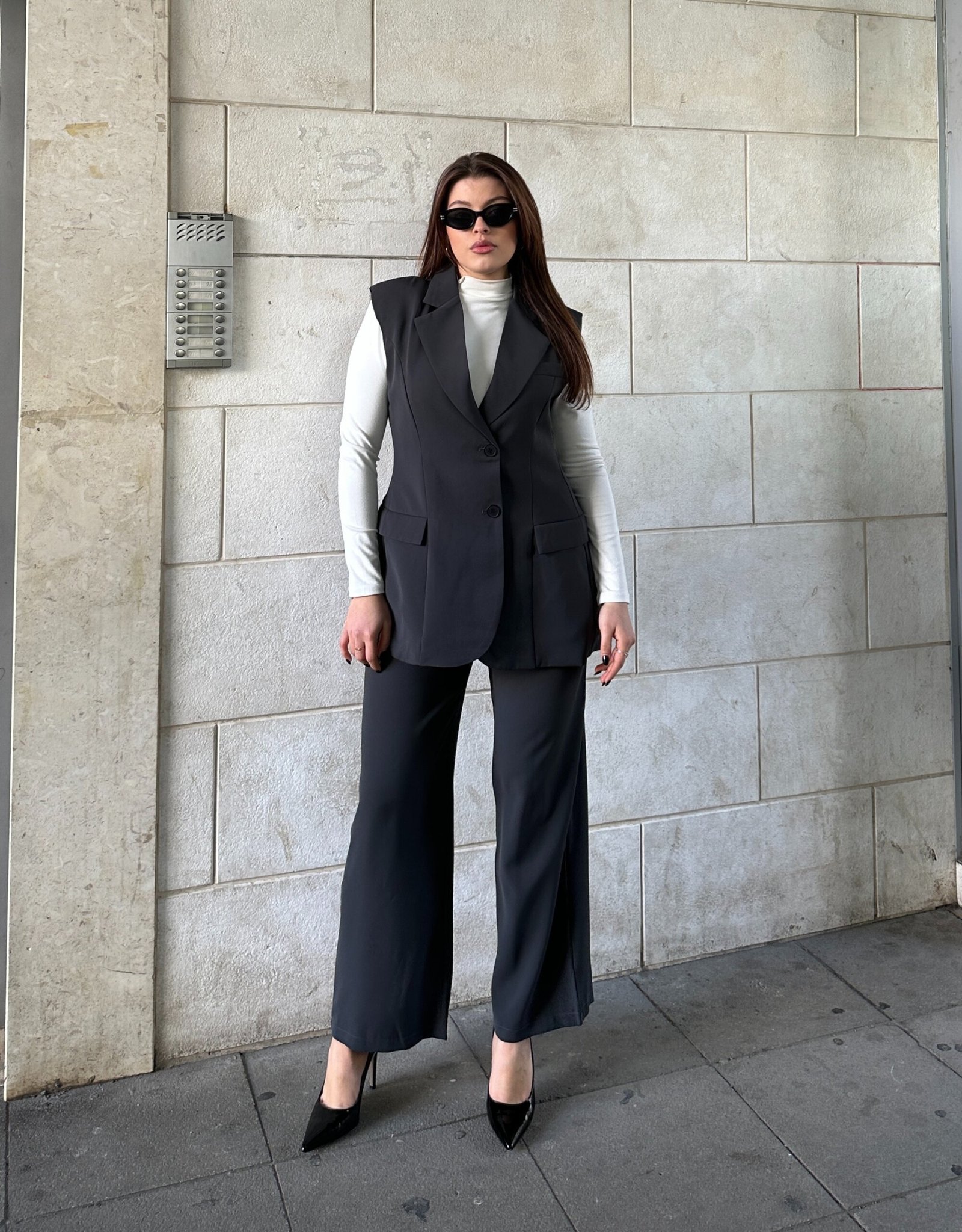 Set Me Jelek Dhe Pantallona Me Prerje Te Drejte - Image 3