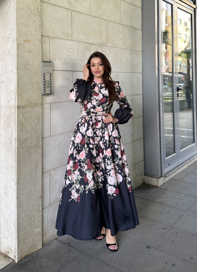 Fustan I Gjate Me Print Lulesh Dhe Fund Te Plote