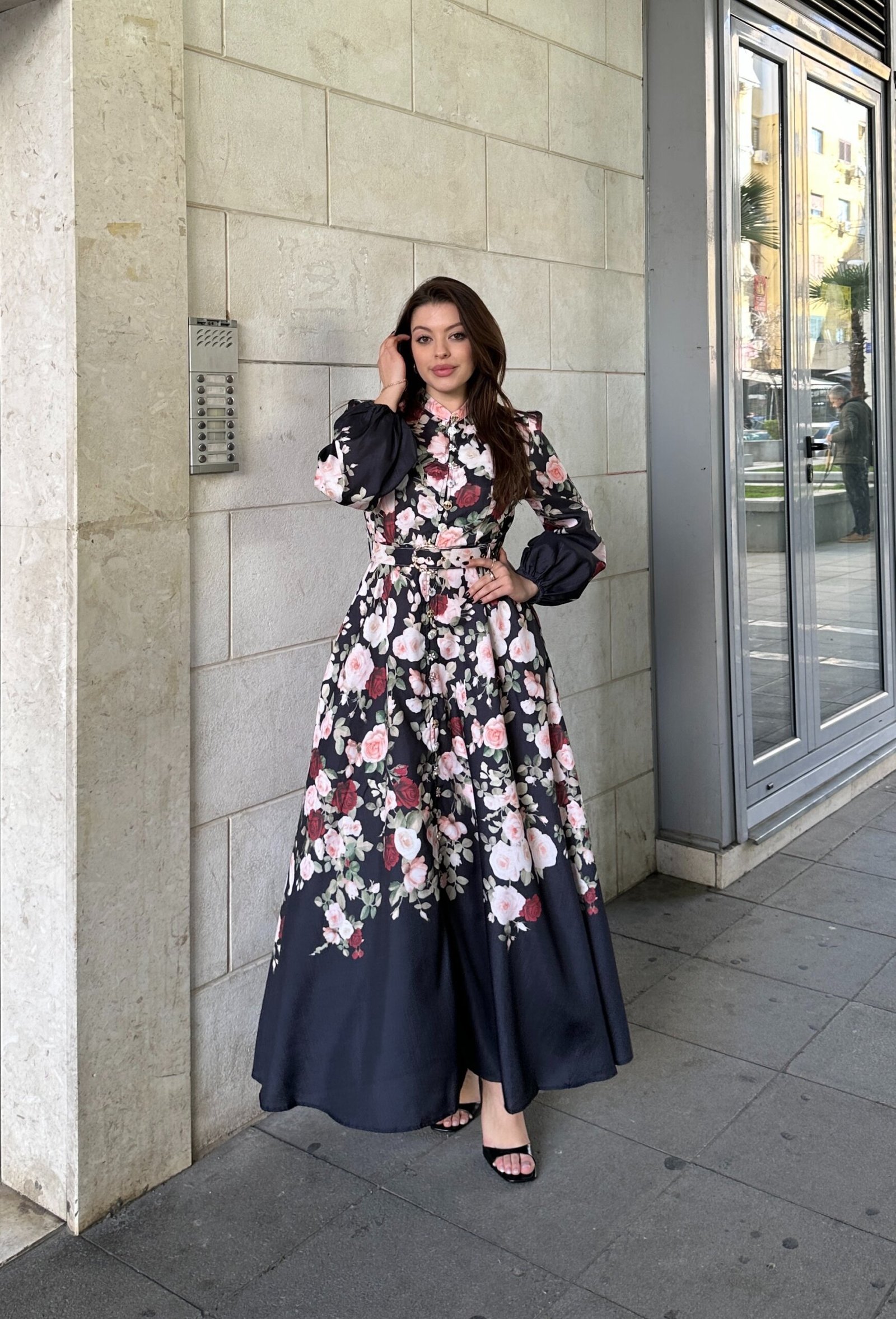 Fustan I Gjate Me Print Lulesh Dhe Fund Te Plote