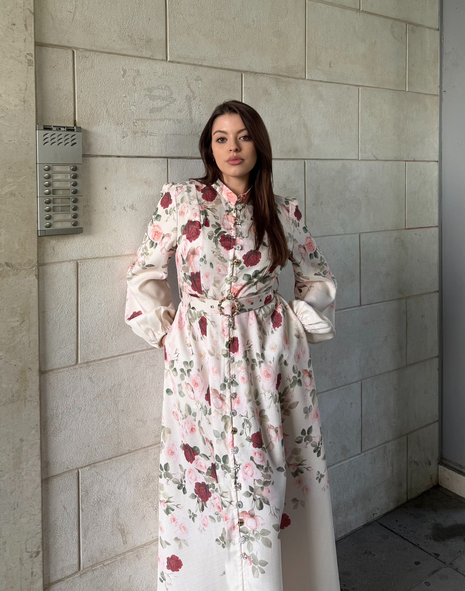 Fustan I Gjate Me Print Lulesh Dhe Fund Te Plote - Image 4