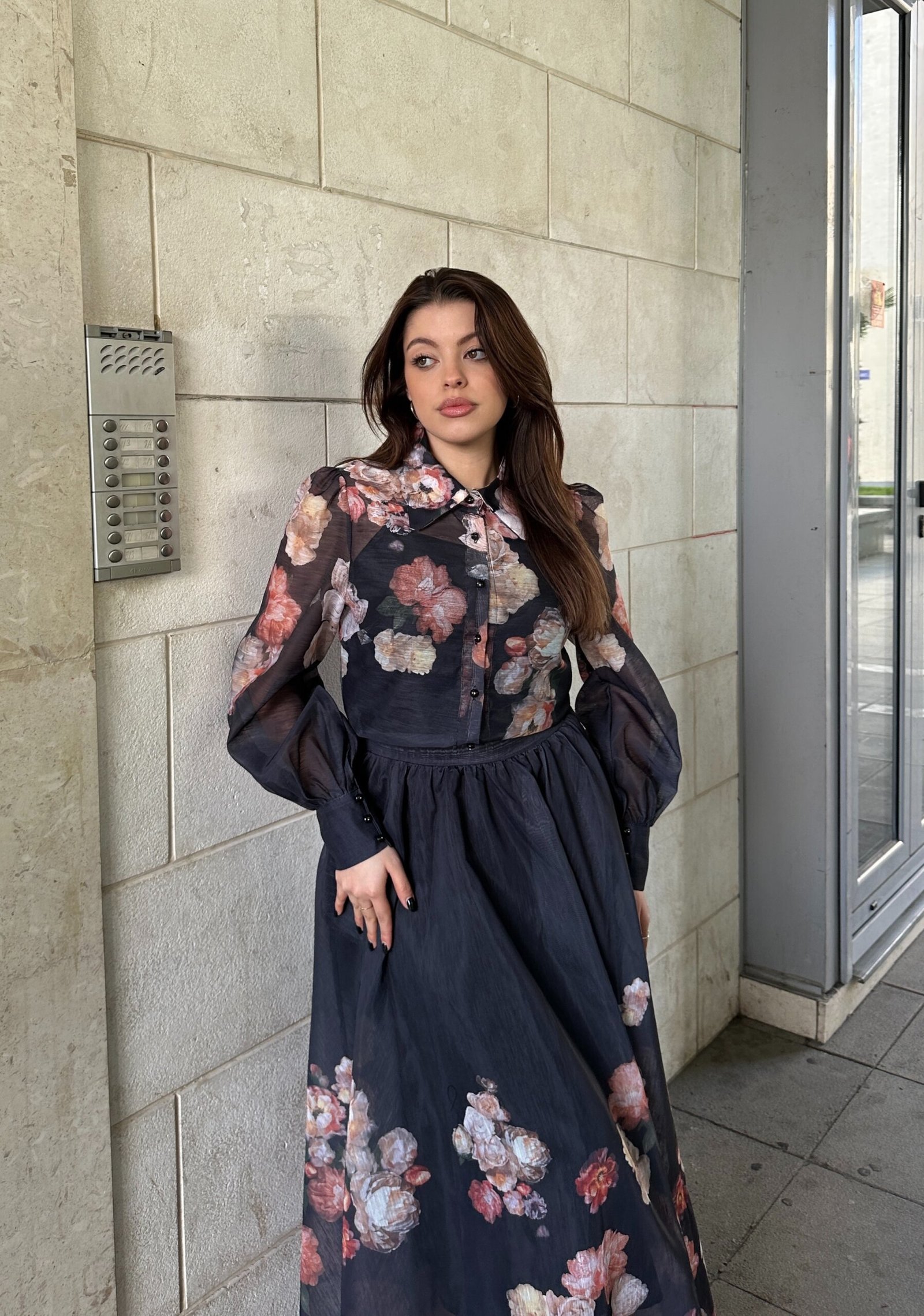 Set Kemishe Me Fund Te Gjate Me Print Lulesh - Image 2