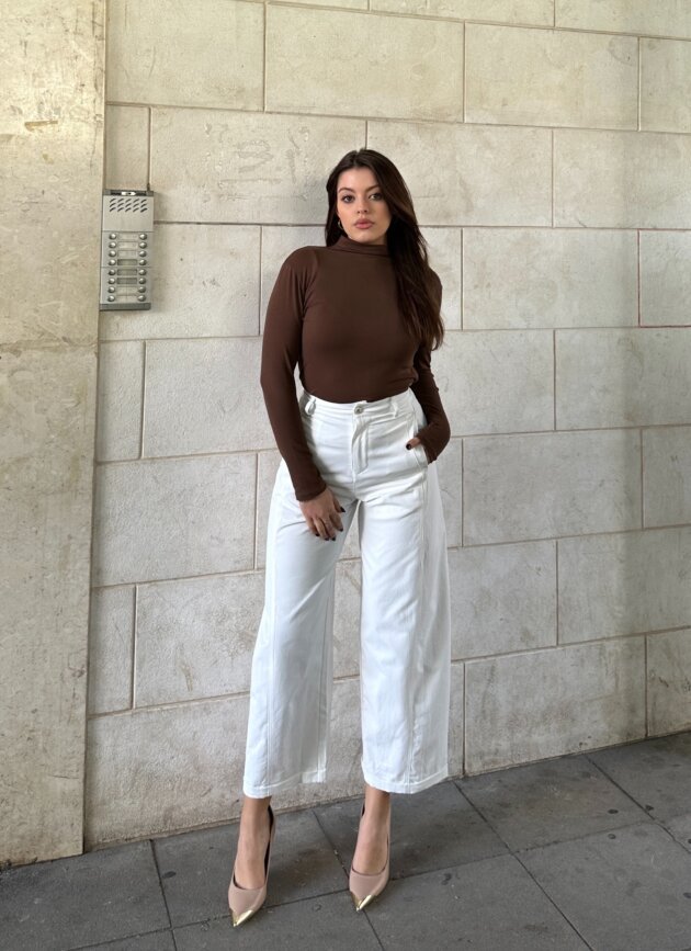 Pantallona Me Prerje Te Drejte Dhe Bel Te Larte