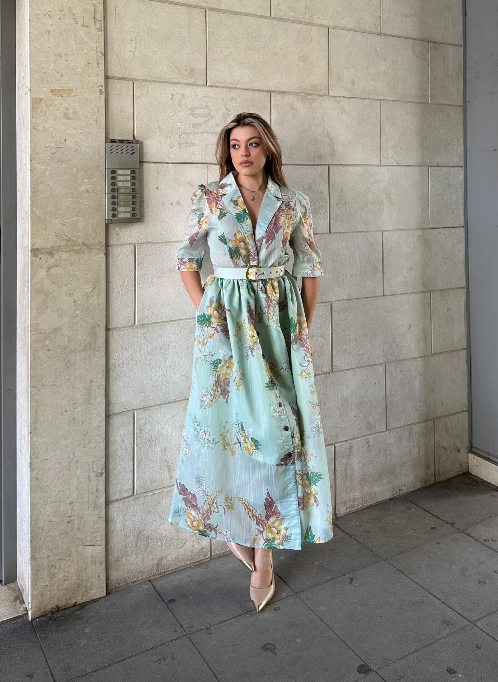 Fustan Me Print Floral Dhe Rrip Ne Bel Elegant
