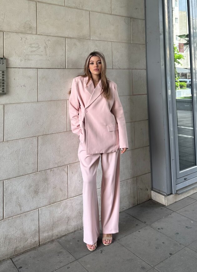 Kostum Oversize Me Pantallona Dhe Xhakete