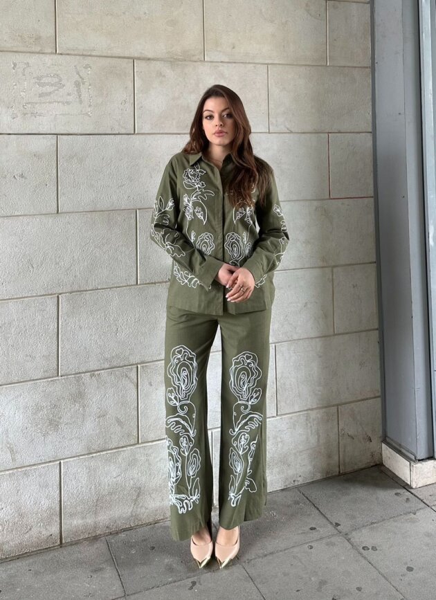 Set Me Kemishe Dhe Pantallona Me Print Artistik