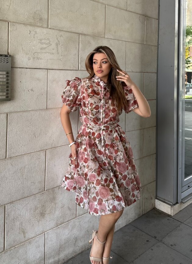 Fustan Me Print Floral Dhe Menga Te Fryra – I Shkurter