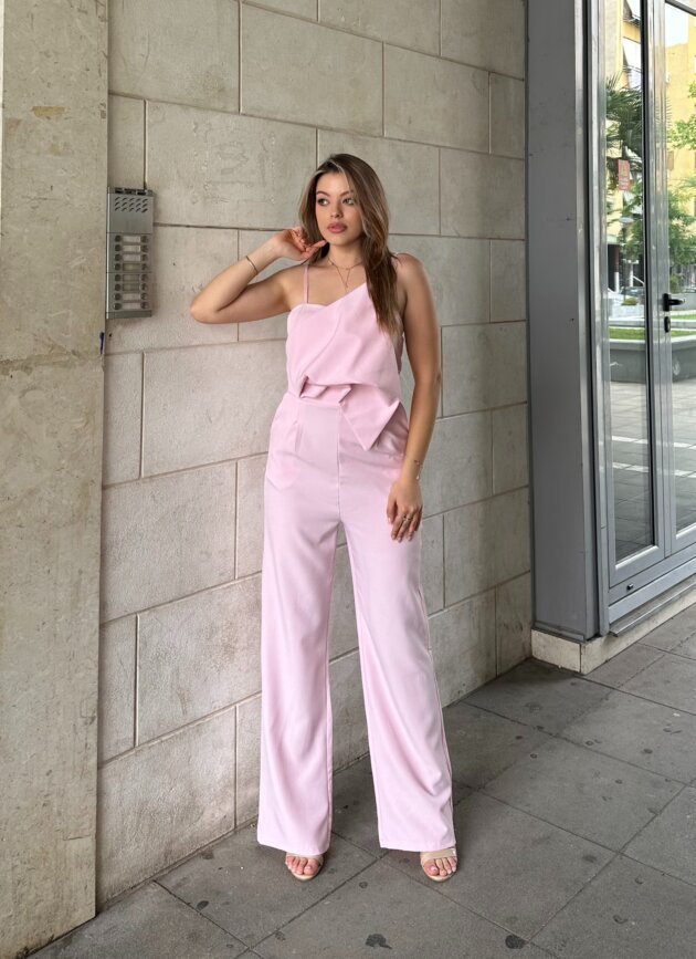 Jumpsuit Me Rrip Ne Bel Dhe Prerje Te Gjere