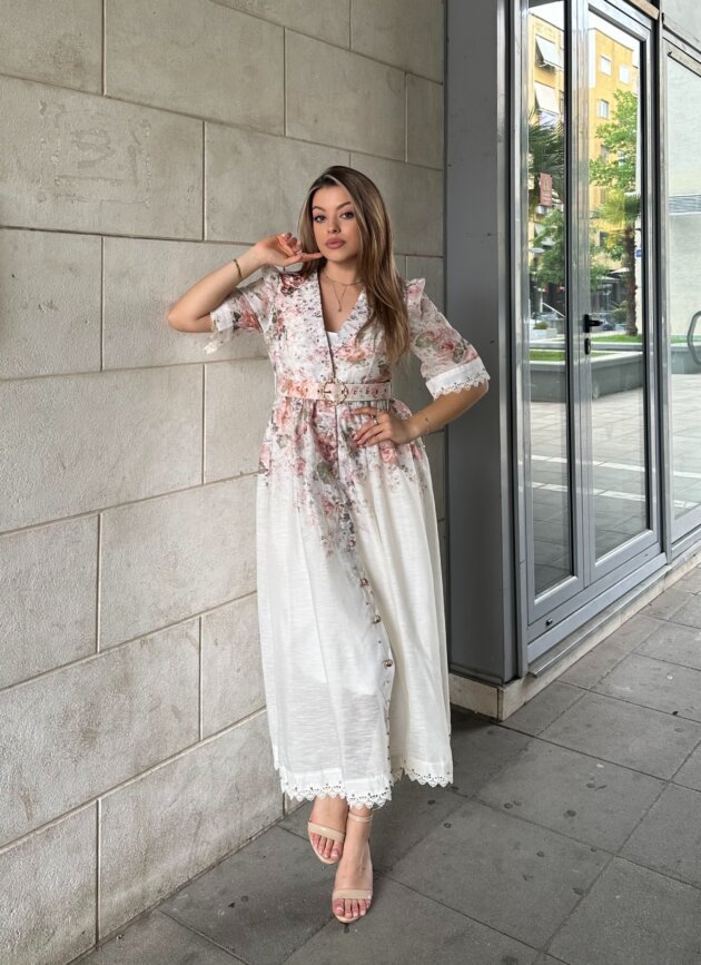 Fustan Midi Me Print Floral Dhe Kopsa Ne Pjesen E Perparme