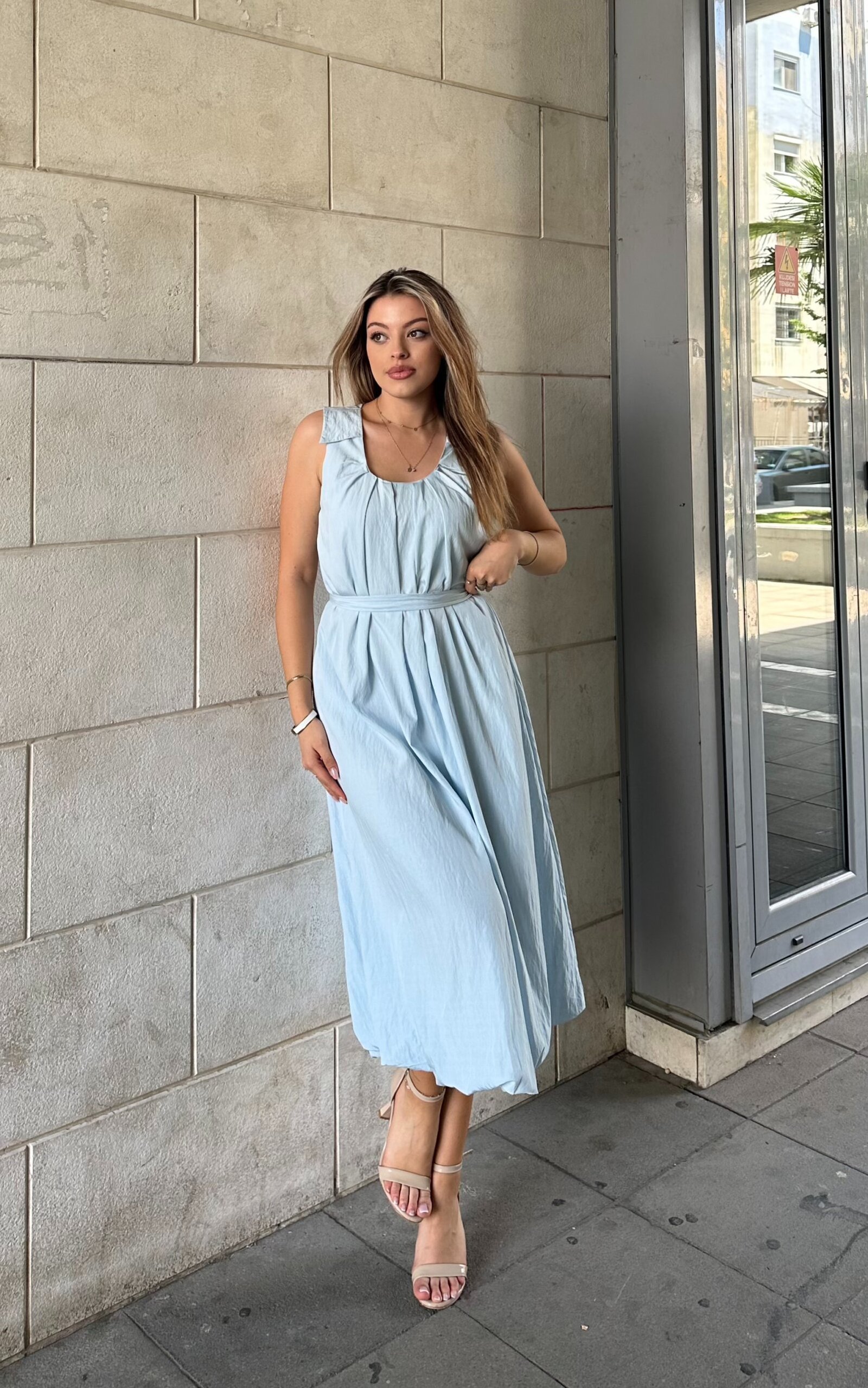 Fustan Midi Elegant Me Bel Te Theksuar