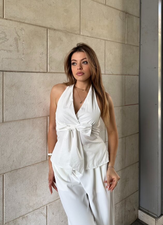Kanatiere Me Lidhje Ne Qafe Dhe Fjongo Ne Bel
